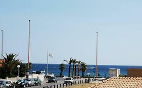 Face à la mer avec clim, wifi, parking, baignoire